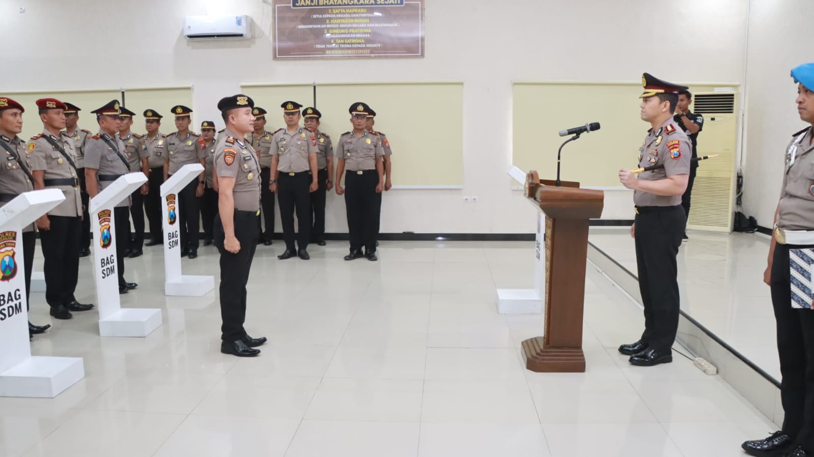 Gerbong Mutasi Polres Nganjuk Bergulir, Sejumlah PJU dan Kapolsek Resmi Berganti