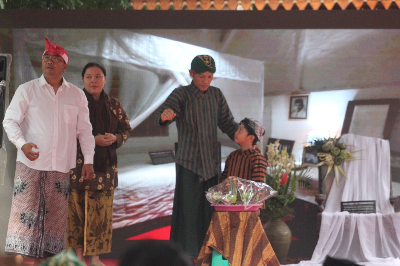 Teatrikal Perubahan Nama Kusno Menjadi Sukarno Memikat Perhatian Pengunjung