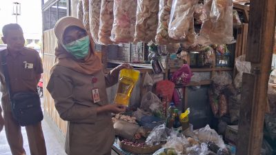 Antisipasi Kelangkaan Minyak Kita, Disdag Kabupaten Kediri Intensifkan Sidak Pasar