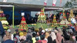 Ribuan Warga Padati Larung Sesaji Gunung Kelud, Tradisi Sakral Sekaligus Magnet Wisata Budaya Kediri