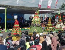 Ribuan Warga Padati Larung Sesaji Gunung Kelud, Tradisi Sakral Sekaligus Magnet Wisata Budaya Kediri