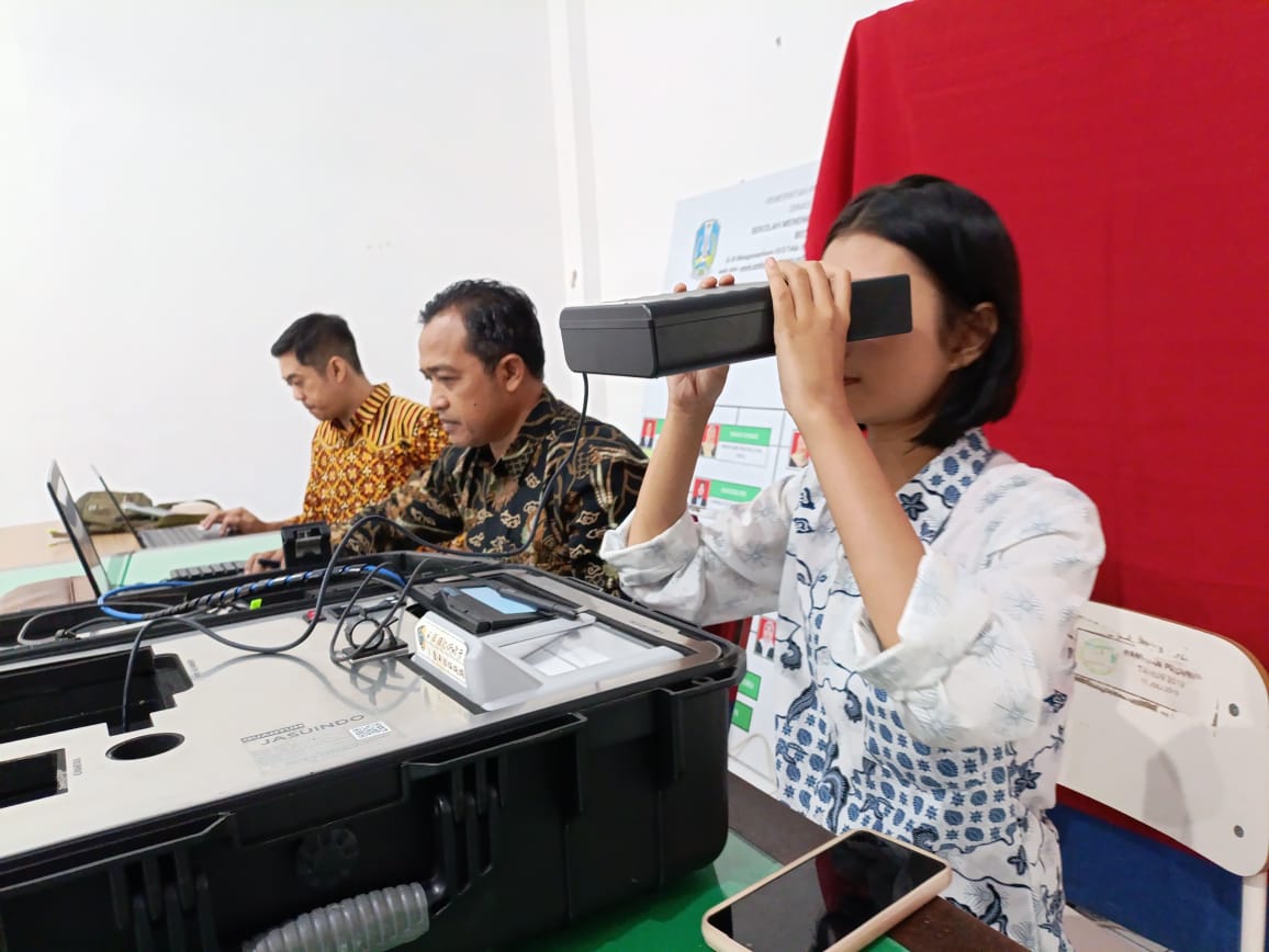 Kejar Target Nasional, Dispendukcapil Tulungagung Jemput Bola Perekaman KTP Elektronik di Sekolah