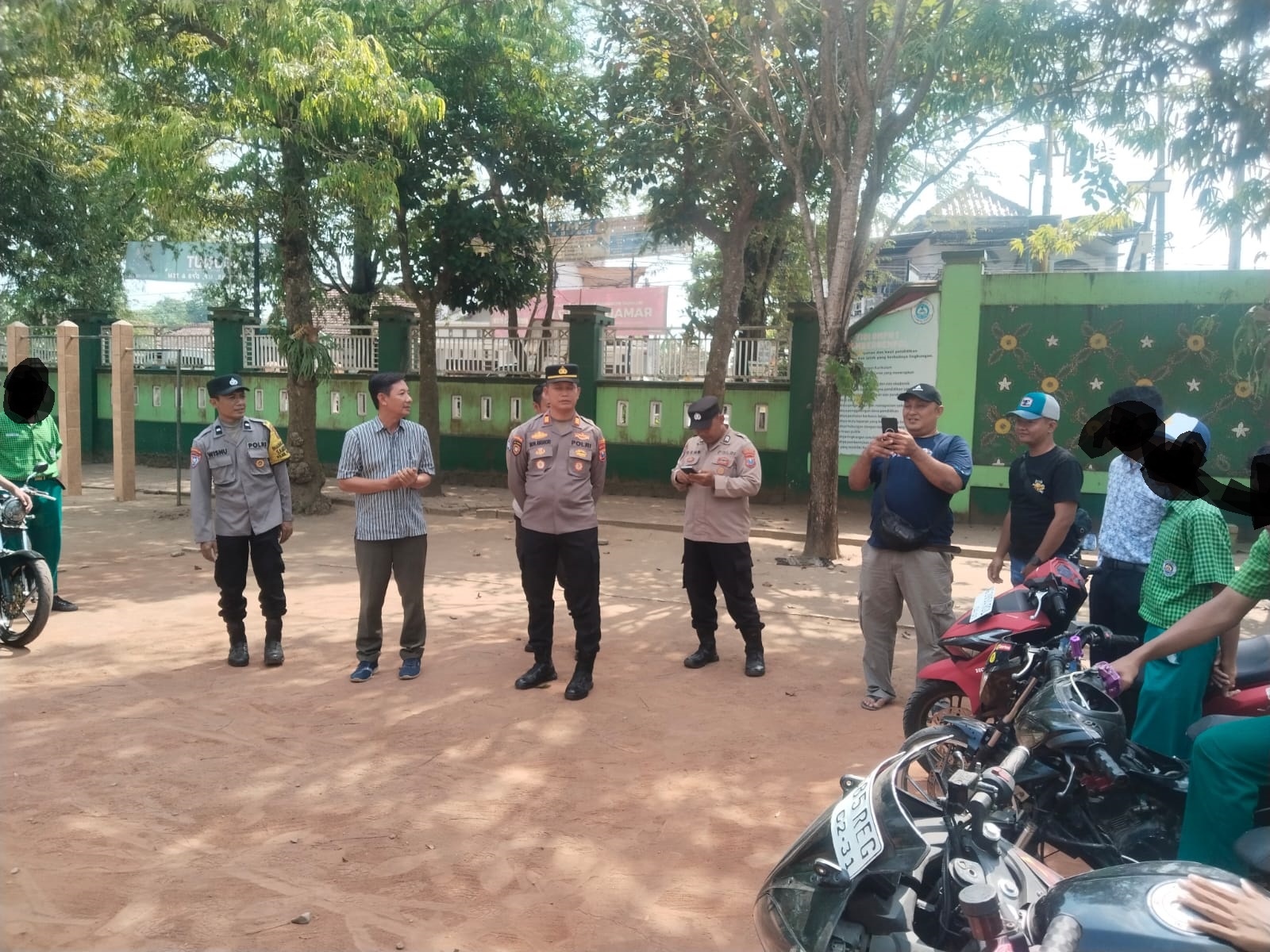 Polsek Sumbergempol Tertibkan Kendaraan Pelajar di SMPN 1 Sumbergempol, 17 Sepeda Motor Diamankan