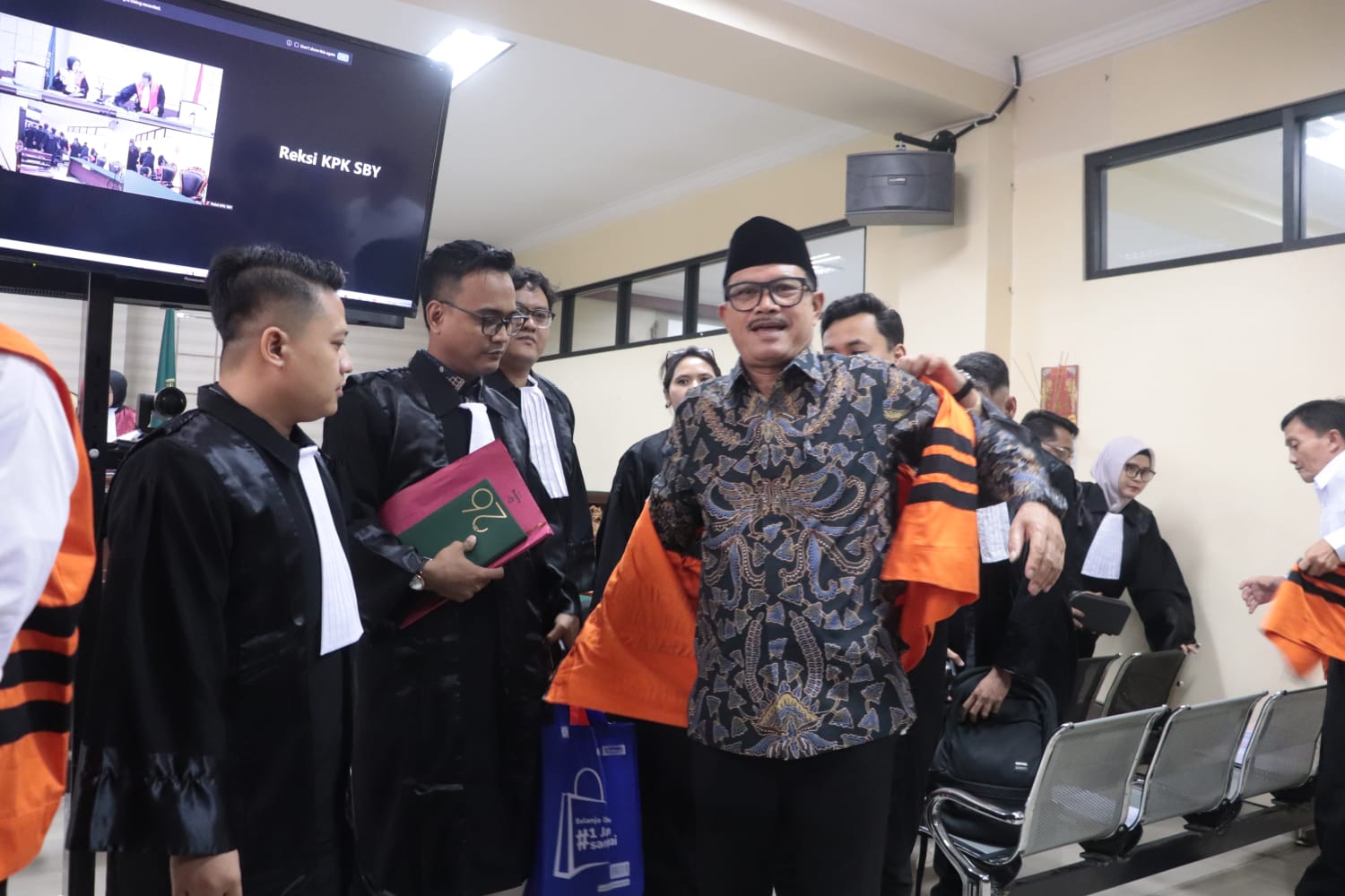 Sidang perdana perkara dugaan korupsi dana Corporate Social Responsibility (CSR)