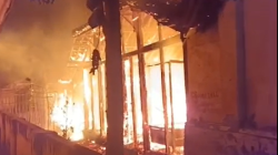 Korsleting Listrik Diduga Picu Kebakaran Rumah Lansia di Selopuro Blitar