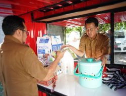 Mas Dhito Salurkan Bantuan Usaha untuk Keluarga Nenek Sholikah di Kandat