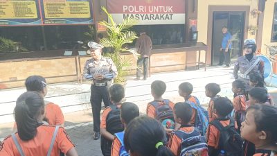 Satlantas Polres Blitar Tanamkan Budaya Tertib Lalu Lintas Melalui Program Polisi Sahabat Anak