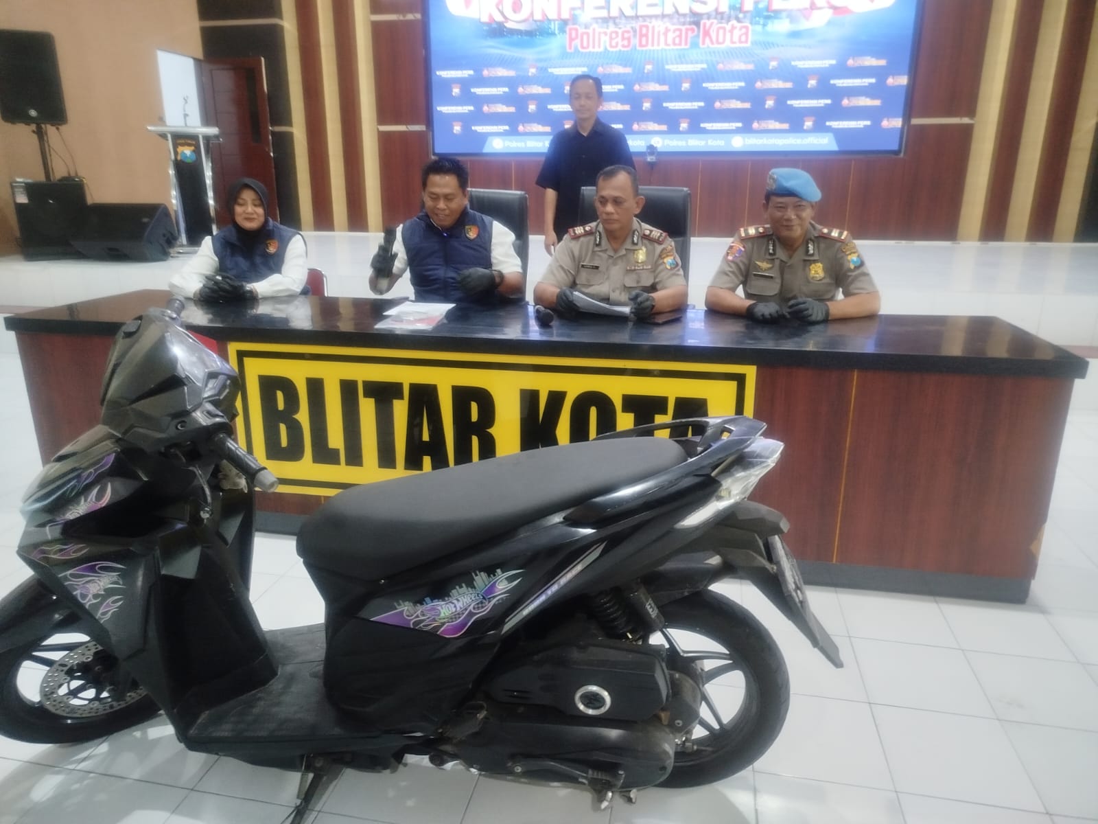 Polres Blitar Kota Bongkar Modus Pemerasan Berkedok Kencan, Tiga Pelaku Diamankan