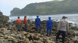 Pencarian Santriwati Korban Terseret Ombak di Pantai Pangi Belum Membuahkan Hasil, Tim Sisir Radius 3 Kilometer