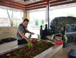 Ziarah ke Makam Bung Karno, Kapolri: Meneladani Nilai-Nilai Kepemimpinan Para Pendiri Bangsa