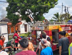 Rumah Warga Wlingi Dilalap Api, Kerugian Ditaksir Capai Rp100 Juta