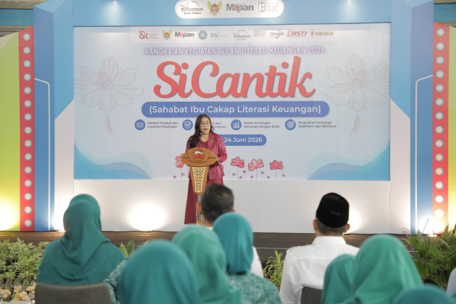 OJK Kediri Gelar Edukasi SICANTIK, Dorong Perempuan Makin Cakap Kelola Keuangan Keluarga