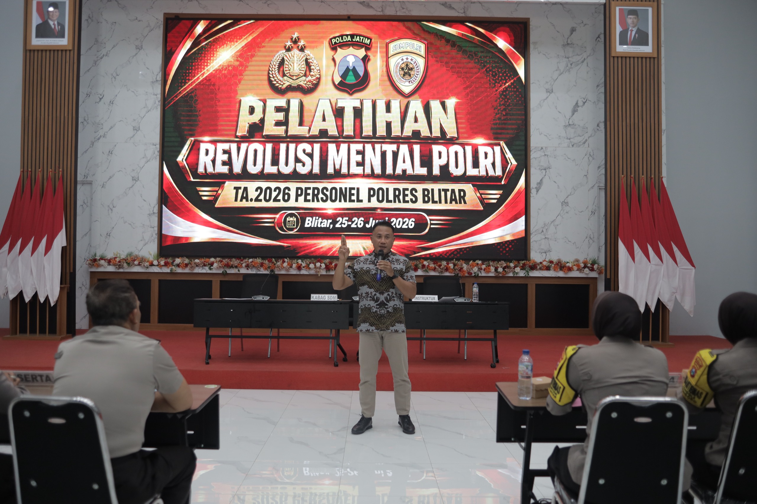 Polres Blitar Gelar Pelatihan Revolusi Mental untuk Perkuat Profesionalisme Personel