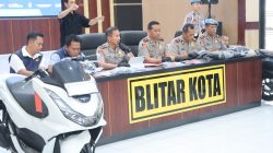 Polres Blitar Bekuk Komplotan Perampok Spesialis Alfamart, Gasak Uang Puluhan Juta Rupiah