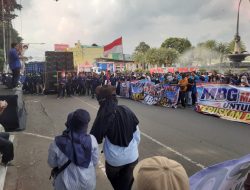 Ratusan Relawan SPPG Gelar Apel Akbar di Blitar, Nyatakan Dukungan agar Program MBG Tetap Berlanjut