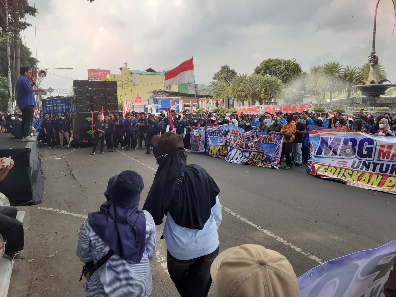 Ratusan Relawan SPPG Gelar Apel Akbar di Blitar, Nyatakan Dukungan agar Program MBG Tetap Berlanjut