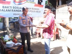 Peringati Hari Bhayangkara ke-80, Polres Blitar Kota Bedah Rumah Warga Kurang Mampu
