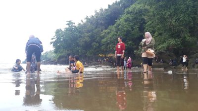 Lima Pantai Wisata di Tulungagung Belum Bisa Tarik Retribusi, Ini Penyebabnya