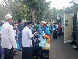 Sebanyak 535 Jamaah Haji Jombang Tiba di Tanah Air, Bupati Warsubi Sambut dan Doakan Jadi Haji Mabrur