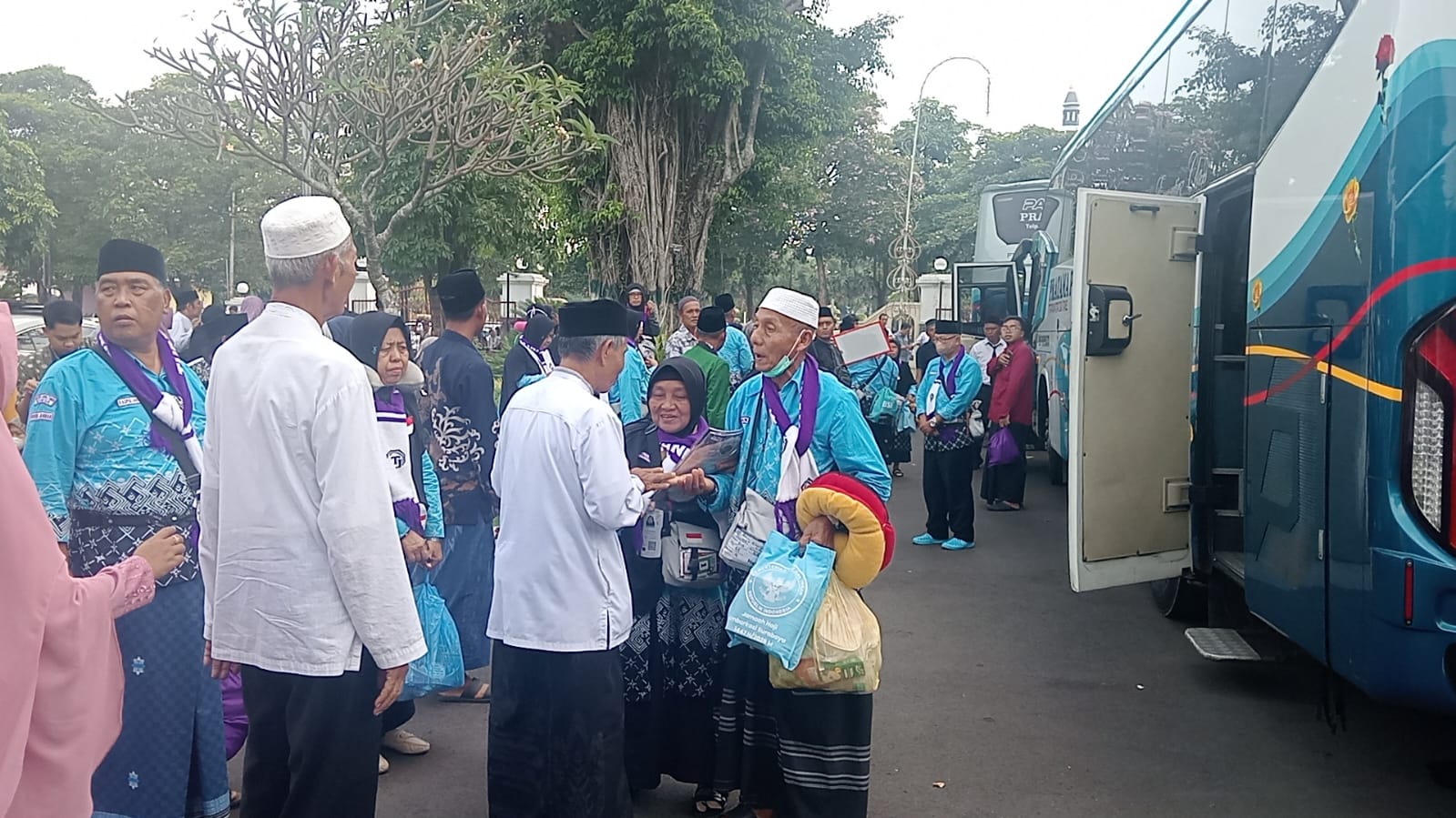 535 Jamaah Haji Jombang Tiba di Tanah Air, Bupati Warsubi Sambut dan Doakan Jadi Haji Mabrur