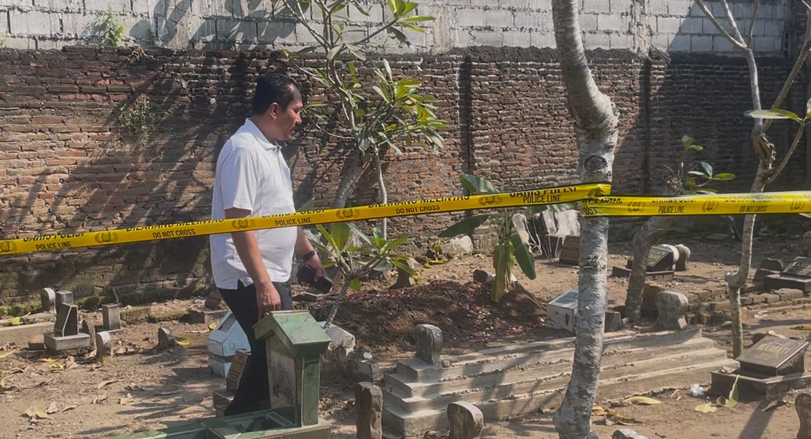Bukan Kecelakaan Biasa? Polisi Lakukan Ekshumasi Remaja Jogoroto yang Tewas di Kamar Mandi