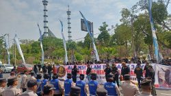 Ratusan Warga Demo di Lamongan, Desak Evaluasi Sistem Dapur Terpusat Program MBG