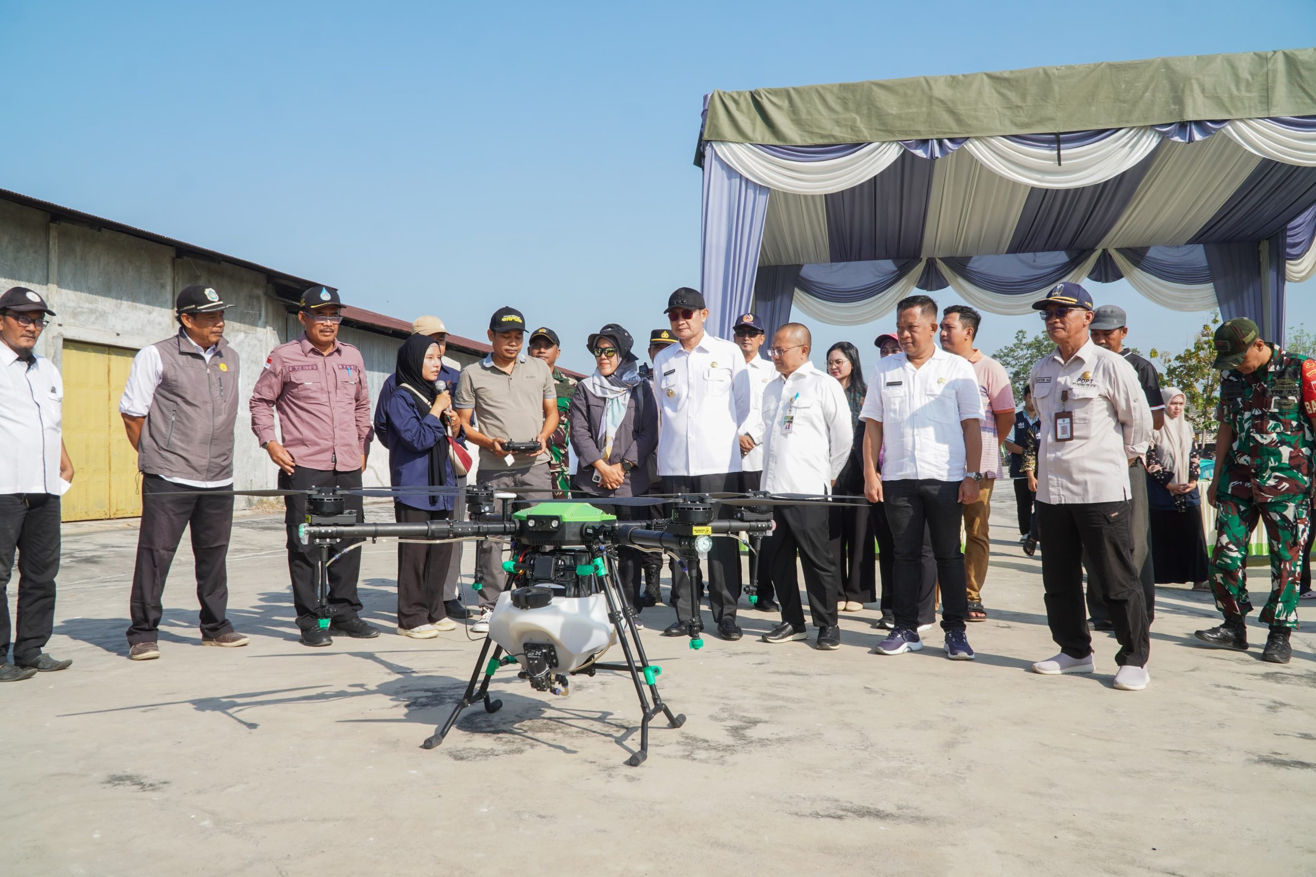 Antisipasi Gagal Panen, Pemkab Lamongan Kerahkan Drone Kementan Berantas Wereng Serentak di 19 Kecamatan