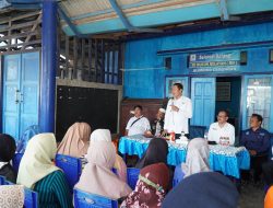 Bupati Lamongan Temui Keluarga ABK KMN Entok, Pastikan Pencarian Korban Terus Berlanjut