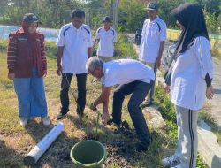 Mahasiswa KKN Unisla Inisiasi Pembuatan Biopori di Desa Sukorejo, Solusi Sederhana Cegah Genangan