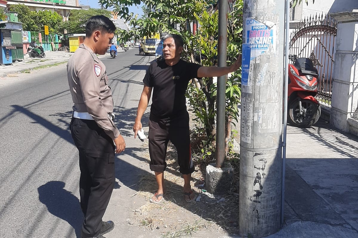Diduga Alami Serangan Jantung Saat Mengemudi, Sopir L300 Meninggal Usai Tabrak Becak dan Pagar Rumah di Babat