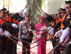 Polres Lamongan Gelar Welcome and Farewell Parade, Sambut Kapolres Baru AKBP Adhytiawarman Gautama