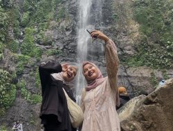 Libur Sekolah Jadi Berkah, Air Terjun Tretes Jombang Diserbu hingga 300 Wisatawan per Hari, Turis China dan Australia Ikut Berdatangan