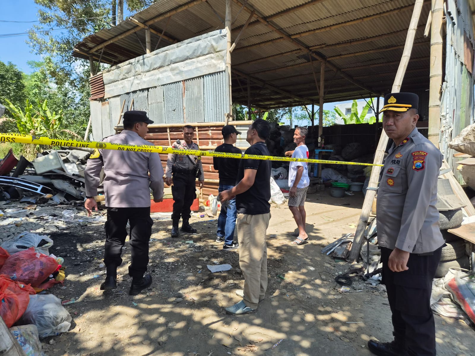 Mortir Ditemukan di Gudang Rongsokan Malang, Polisi dan Tim Gegana Lakukan Evakuasi
