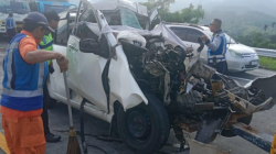 Hiace Tabrak Truk di Tol Pandaan-Malang, Tiga Orang Tewas dan Lima Penumpang Terluka