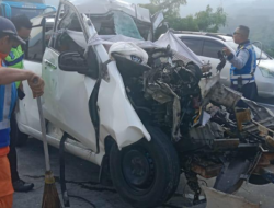 Hiace Tabrak Truk di Tol Pandaan-Malang, Tiga Orang Tewas dan Lima Penumpang Terluka
