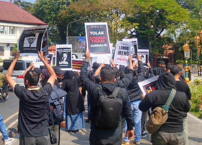 Wartawan Malang Raya Gelar Aksi "Kami Bukan Londo Ireng", Protes Pernyataan Presiden Prabowo
