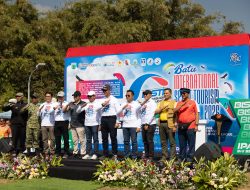Wali Kota Nurochman Resmi Buka Kejuaraan Paralayang BISTF 2026 di Kota Batu