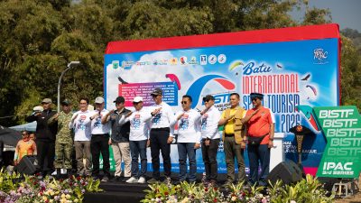 Wali Kota Nurochman Resmi Buka Kejuaraan Paralayang BISTF 2026 di Kota Batu