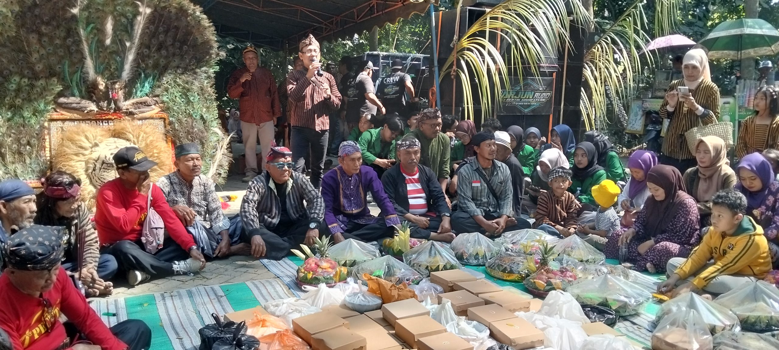 Puncak Grebek Suro Cakarwesi Semarak, Kirab 15 Tumpeng Perkuat Kerukunan dan Lestarikan Budaya