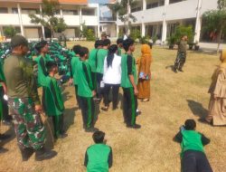 Koramil 0809/02 Pesantren Beri Pembekalan Disiplin dan Wawasan Kebangsaan kepada 300 Siswa Baru SMPN 9 Kediri