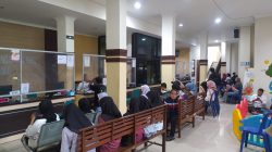 Libur Sekolah, Pemohon KTP di Ponorogo Membludak, Dispendukcapil Batasi Kuota Antrean