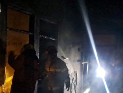 Diduga Lupa Memadamkan Api Saat Memasak, Rumah Warga Gampengrejo Ludes Terbakar