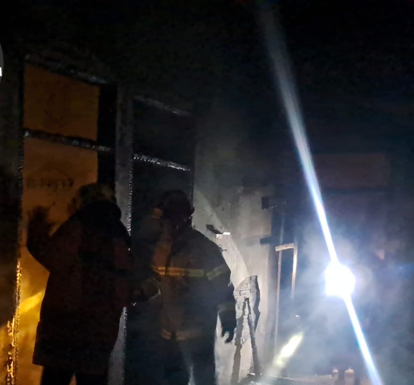 Diduga Lupa Memadamkan Api Saat Memasak, Rumah Warga Gampengrejo Ludes Terbakar