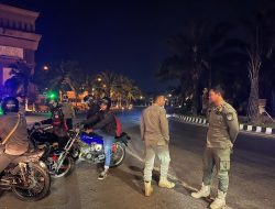 Patroli Sabtu Ceria, Satpol PP dan Polsek Ngasem Perkuat Pengamanan Kawasan SLG hingga Perkantoran