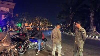 Patroli Sabtu Ceria, Satpol PP dan Polsek Ngasem Perkuat Pengamanan Kawasan SLG hingga Perkantoran
