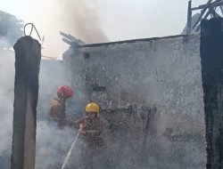Rumah Warga di Desa Jambean Kediri Terbakar Saat Ditinggal Pergi, Kerugian Diperkirakan Capai Rp250 Juta