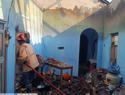 Diduga Korsleting Listrik, Rumah Warga di Kayen Kidul Kediri Terbakar, Kerugian Capai Rp50 Juta
