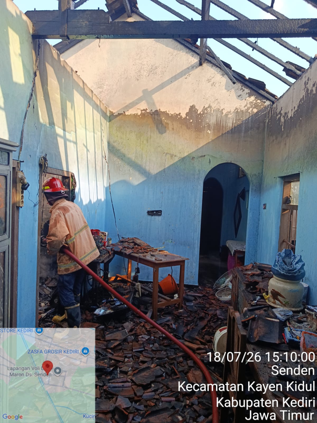 Diduga Korsleting Listrik, Rumah Warga di Kayen Kidul Kediri Terbakar, Kerugian Capai Rp50 Juta