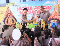 Peringati Hari Anak Nasional, Kapolres Kediri Kota Pentaskan Wayang Edukatif di Mapolsek Kediri Kota