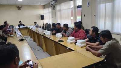 Komisi II DPRD Kabupaten Kediri Tampung Aspirasi Pedagang Pasar Ikan Hias SLG dalam Audiensi